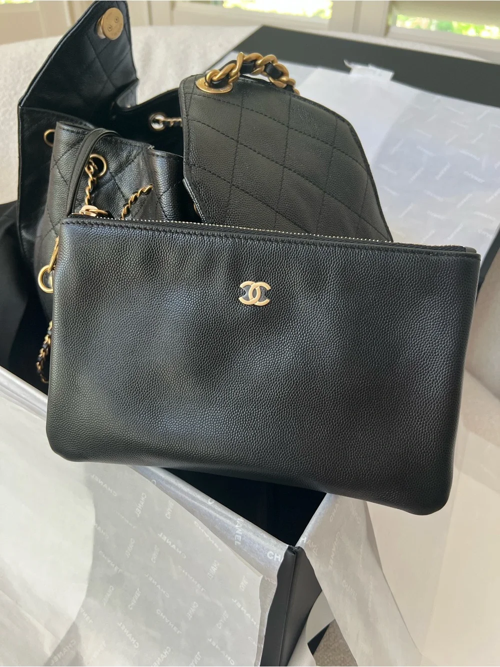 NEW✨ Chanel 25 Hobo Bag Medium Black Caviar GHW
